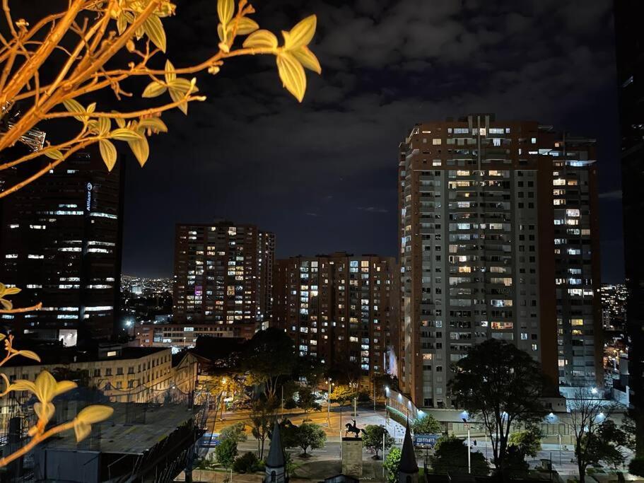 Bespoke Suite, Unique Location, Complementary Airport Pick Up * Bogotá