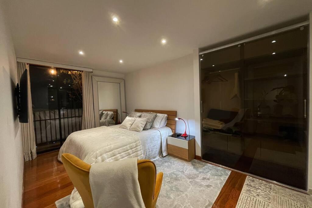 Bespoke Suite, Unique Location, Complementary Airport Pick Up * Bogotá